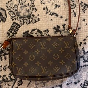 Louis Vuitton pochette